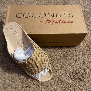 Coconuts by Matisse Twister Woven Slides size 7